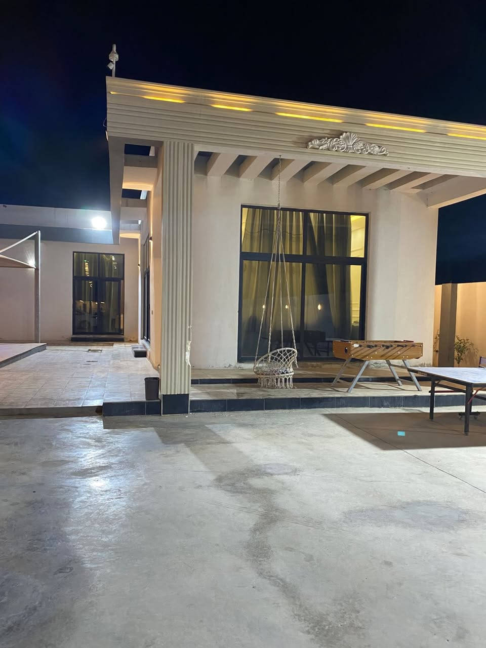 مزرعة سرمدي للايجار اليومي نستقبل مناسباتكم المزرعة موثقة بتطبيق اجرلي نظام شفتات شفت صباحي ومسائي حديقة كبيرة مسبح صالة كبيرة جدا غرفتين نوم مطبخ كبير ‭0770 281 1244‬
