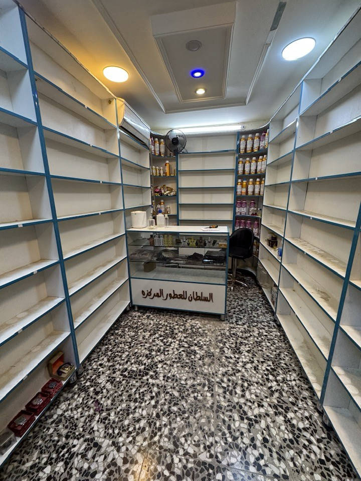 ديكور محل للبيع على هاذه الشكل سعر مناسب ***********
