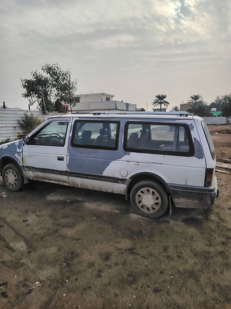 السلام عليكم
للبيع دوج كلايزر موديل ١٩٩١ الانبار رقم جديد باسمي سنوية لسنة ٢٠٣٠ سيارة حلوة صدر جديد تايرات نص عمر باتري جديد جامه أمامية جديدة كهربائيات نفظ كلشي بيهة شغال باور جديد المشط كايم يذب دهن محرك مجفت الكير مال حاوية وبي عطل بالتحريكه وبعدين تمشي ١٦٠  عارضهة ٣٨ ورقة وبيه مجال بسيط حك الجية مكان السيارة الدورة عرب جبور قرب السريع دوره يوسفية رقم الهاتف ***********
***********
ابو قاسم
