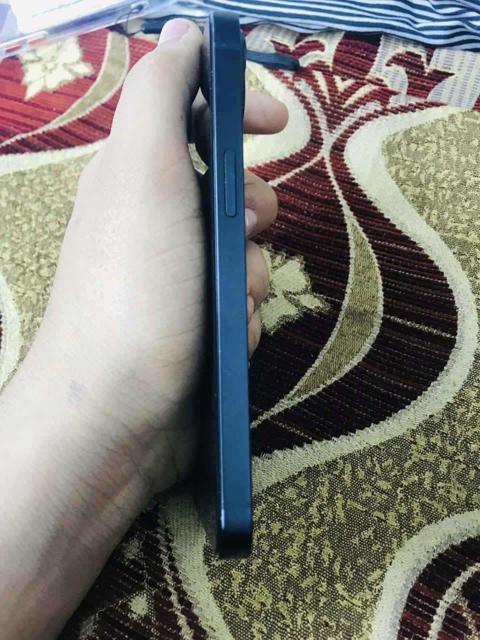 13 عادي بطاريه79 ذاكره128 برغي ما مفتوخ بي شرط  سعر 400 وبي مجال قليل جداا  ***********
