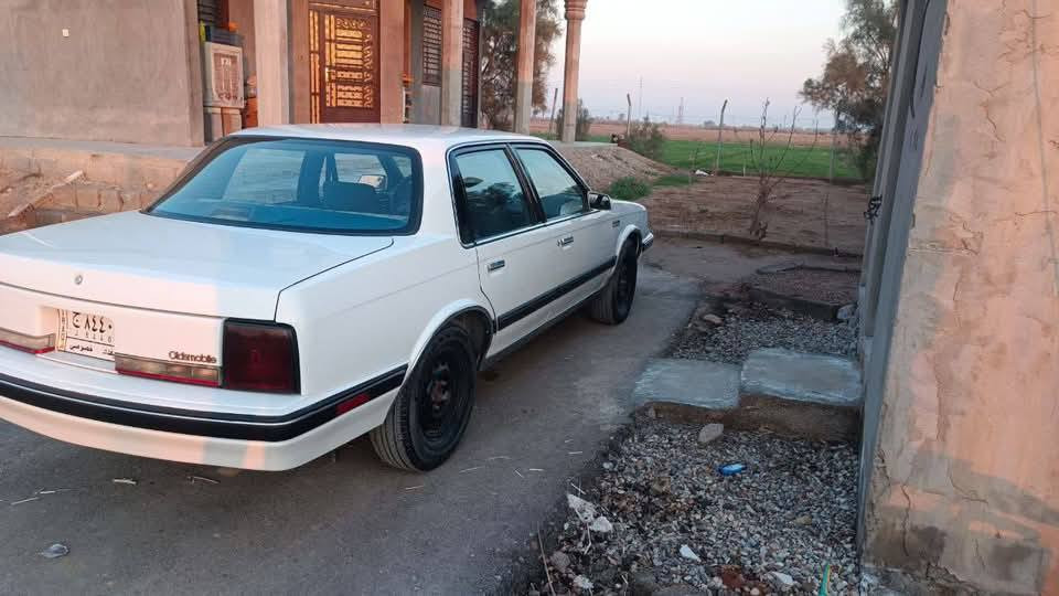 من رخصت مدير الكروب اولدز  للبيع موديل  1990 كامله نقص بس التبريد السعر 45 الاتصال *********** عنوان بغداد بسمايه
