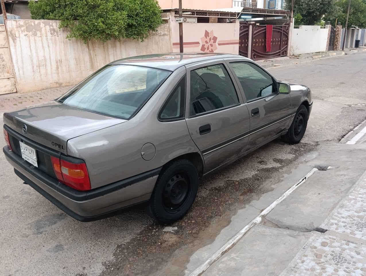 اوبل فيكترا صندوق موديل  1991محرك16 استيرن باور صبغ عام جمالية مشروع وبطاقة بانزين السعر 38 وبيها مجال بسيط للاتصال ***********
