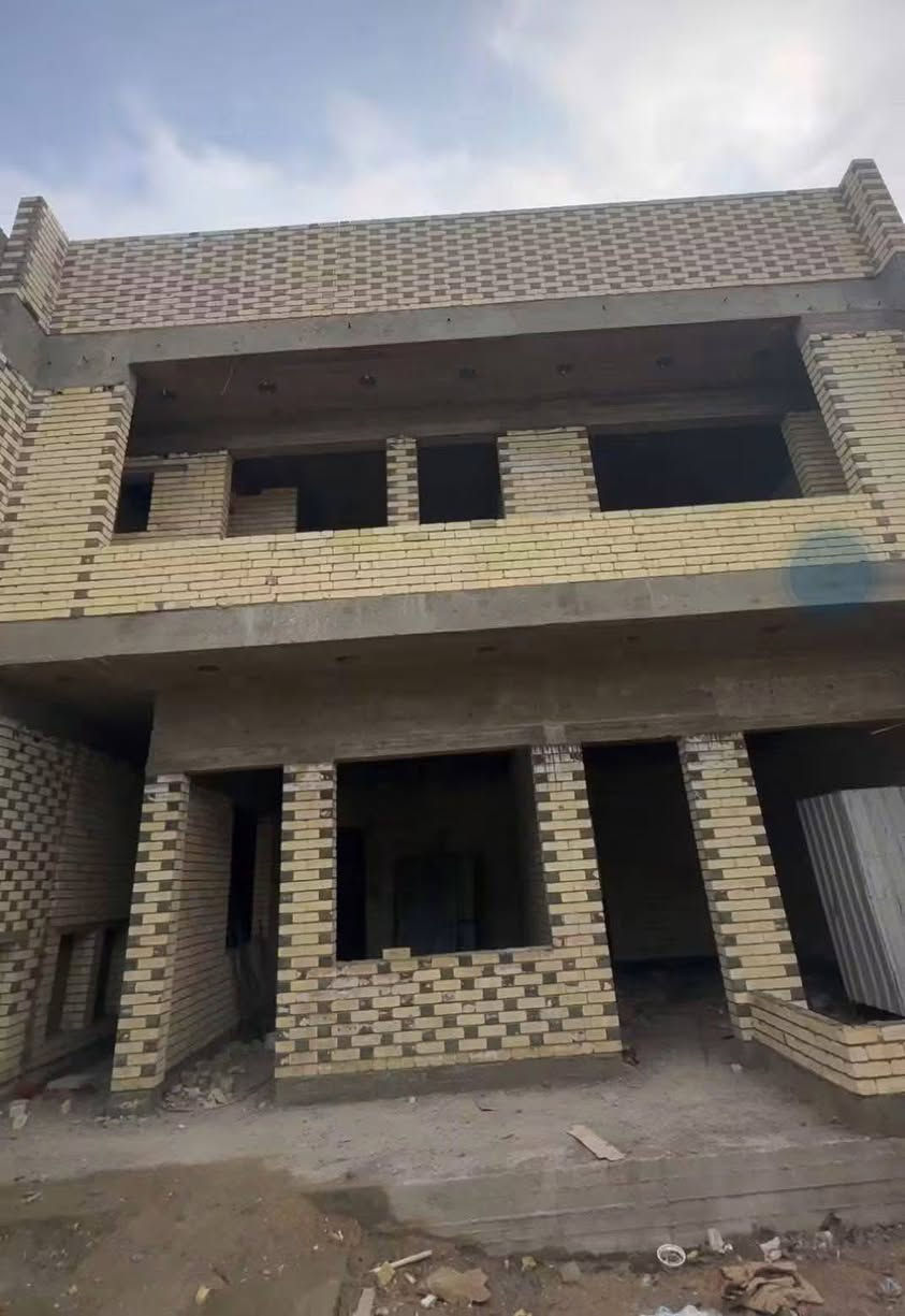 خلفات بناء شغل مضبوط وزن وتنظيف ولتزم بل موعد مفرغين حاليا ***********  بيه وتساب
