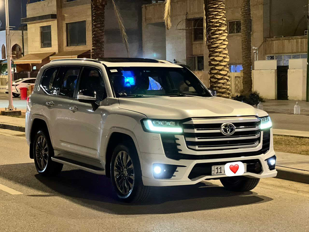 السلام عليكم
لاندكروز 2022 VXR خليجي ساز اصل 
VXR توين تيربو
رقم بغداد باسمي 

السعر 690 ورقة 

فول الفول للاخير
ماشية 60 الف كم 
محرك 3500 توين تيربو
داخل احمر 
سلايد 
5 كامرات 360
كشنات جلد احمر واسود
كشنات تدفئه وتبريد امامي وخلفي
خزن ميموري 
رادارات 
داتا شو 
3 شاشات
سماعات ماركة JBL
شاحن لاسلكي
3وضعيات قيادة
اشاره لكزز امامي وخلفي
هاند بريك دكمه + اوتو هولد
حساسات امامي وخلفي
زراك لايت
ستيرن كهرباء
وبيها بعد هواي مواصفات ممذكوره
مكفولة من الصبغ كير محرك كفالة 
————-
مكان السياره بغداد
***********
