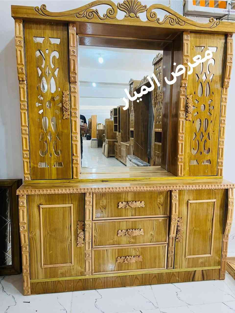 معرض الميار   
عرض خاص 😍😍😍
غرفه ملحق أبراج. صاج 
خمسه ملم صبغ حراري 

السعر 900 
سارعو للحجز او الستفسار
التواصل 
***********
