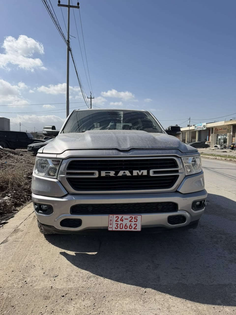 Ram 1500 2023 lone star 
مكينه هيمي ٥.٧
سياره ٤ ويل 4x4
سياره بيها جاملغ امامي مبدل شركه بدون صبغ
ارباك طاك و راجع سستم بلادي 
سياره بدون دواخل
ماشيه ١٠٠.٠٠٠
كير محرك كلشي بشرط
سياره باب طويل و بدي طويل
سعر ٢٢٥$ 
***********

