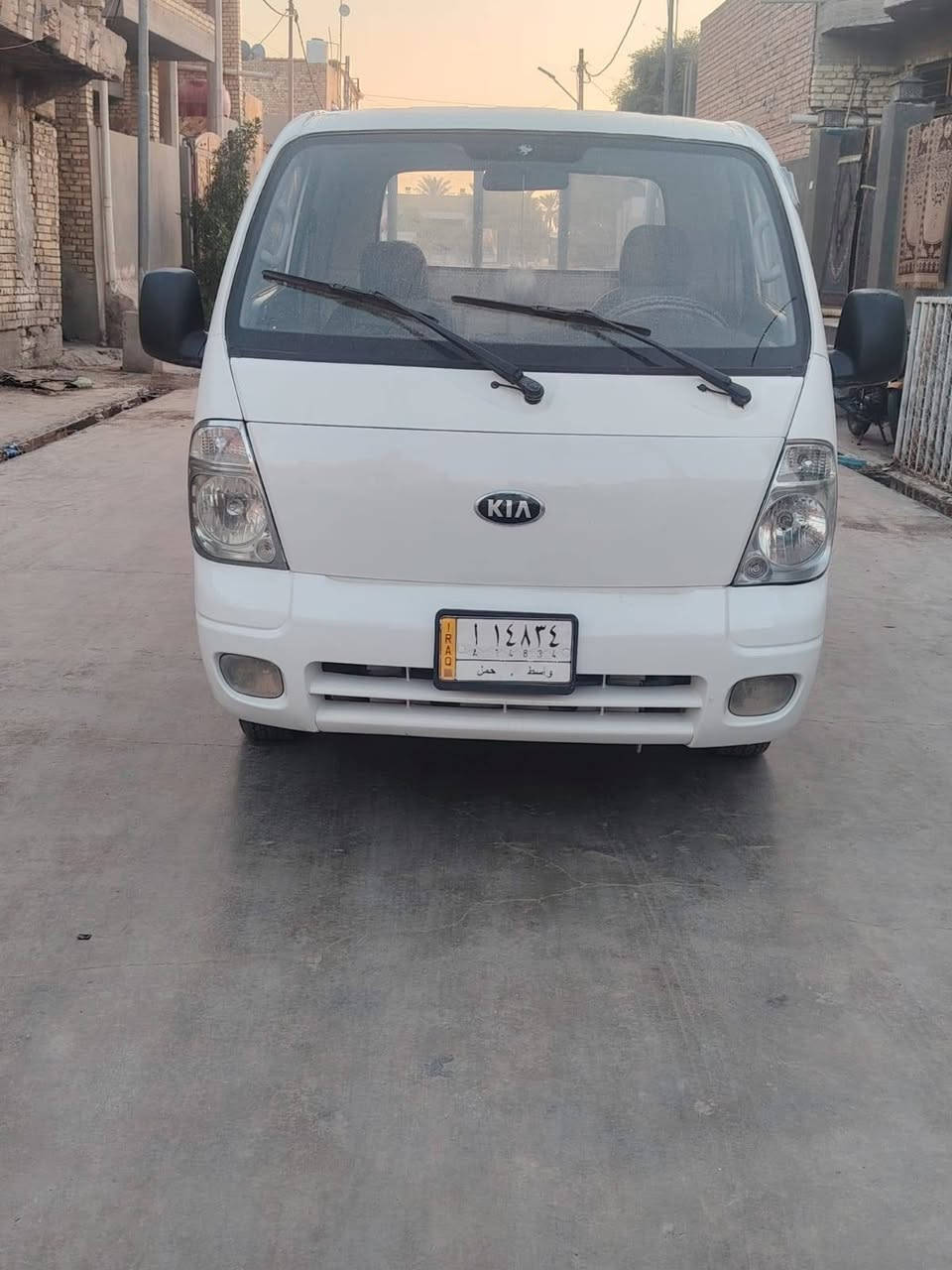 سلام عليكم ورحمة الله وبركاته سياره لبيع كيه حمل موديل 2011 
رقم واسط السياره بسمي تحويل مباشر عنوان واسط النعمانيه 
سعر 87 ورقه الاستفسار ع الرقم ***********
