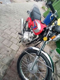 دراجه نظيفه للبيع اوراق  دراجه كلش حلوه محتاج ريد بيعه  ‏‪07741288533‬...