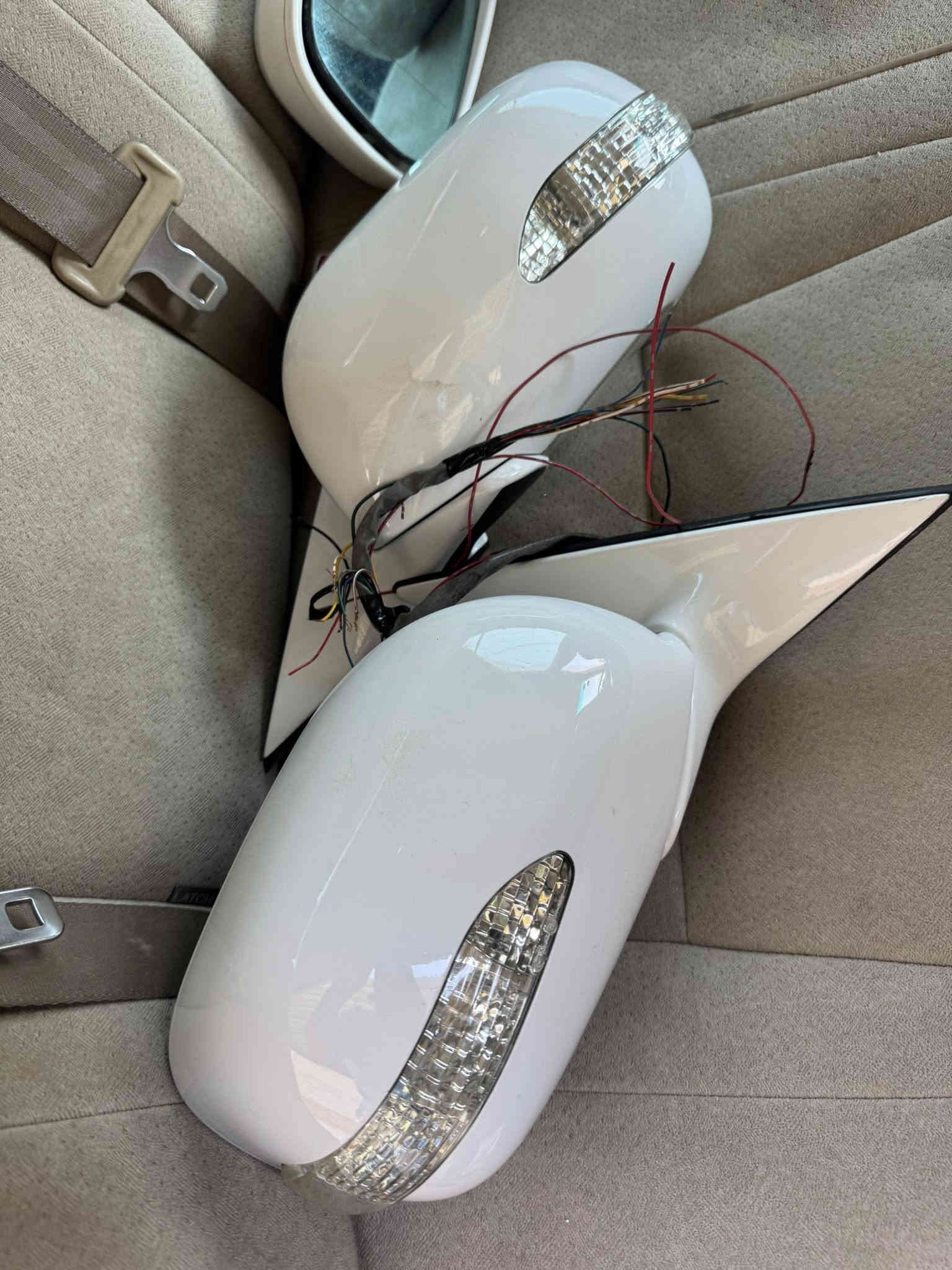 مري ملكه كرستال جدد حاويه سعر الزوج ب٦٥ 
مري ملكه اشاره وترحيب وسكن السعر ب٢٠٠
مكاني النجف كوفه ***********
