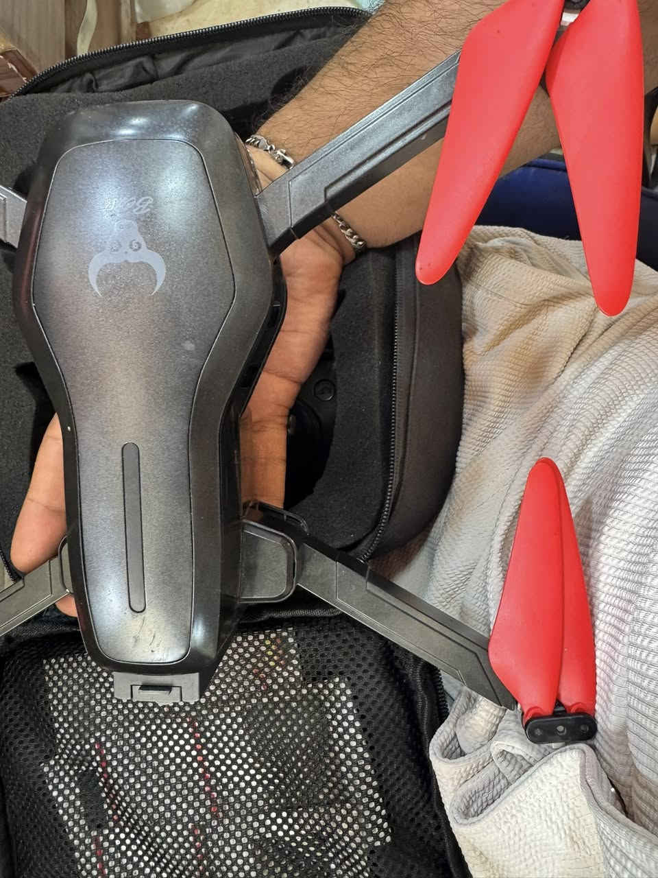 SG906 pro
كاميرا گمبل 

مستخدم وياها بطاريتين 

بيها  فطر ومصلح مصورة شغالة ما عيب 

شكد تسوى قيم واخذ


**إذا كنت صاحب هذا الإعلان وتريد حذفه لأي سبب، رجاءا أرسل رسالة إلى الدعم الفني**