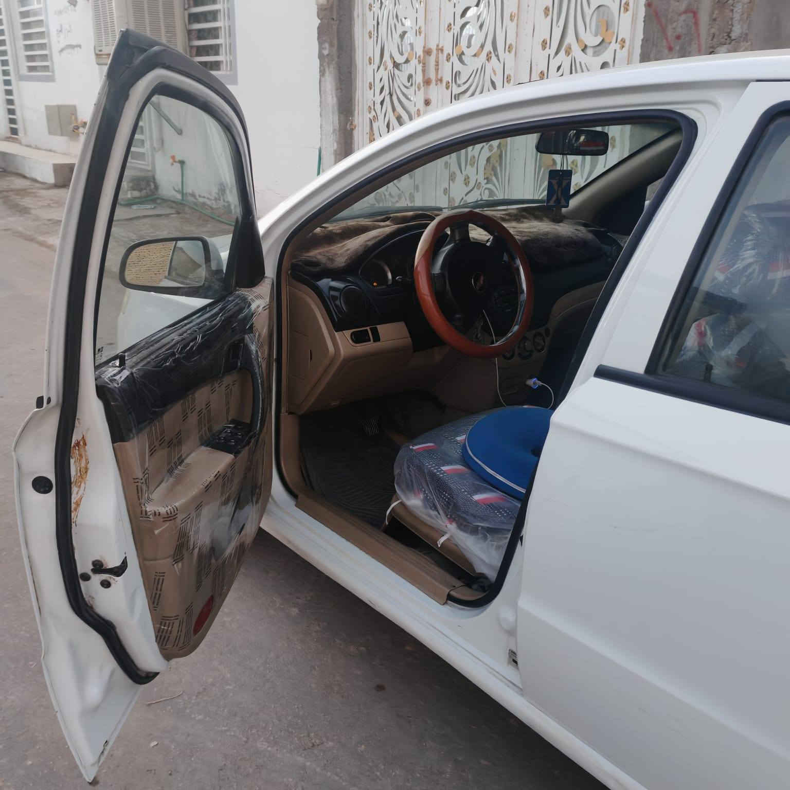 سيارة افيو للبيع مشروع وطني كير اوتوماتيك مكفولة ما عدا طخه بسيطه يم الباب والجاملغ مال السايق السعر ٧٧ مع مجال بسيط للاستفسار الاتصال على الرقم 
*********** النجف, العراق
