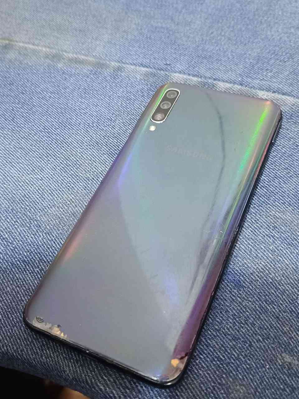 السلام عليكم جهاز a50 مبدل شاشة اصليه سعر جهاز 75 وبي مجال
رقم
 *********** 
واتساب شغال
