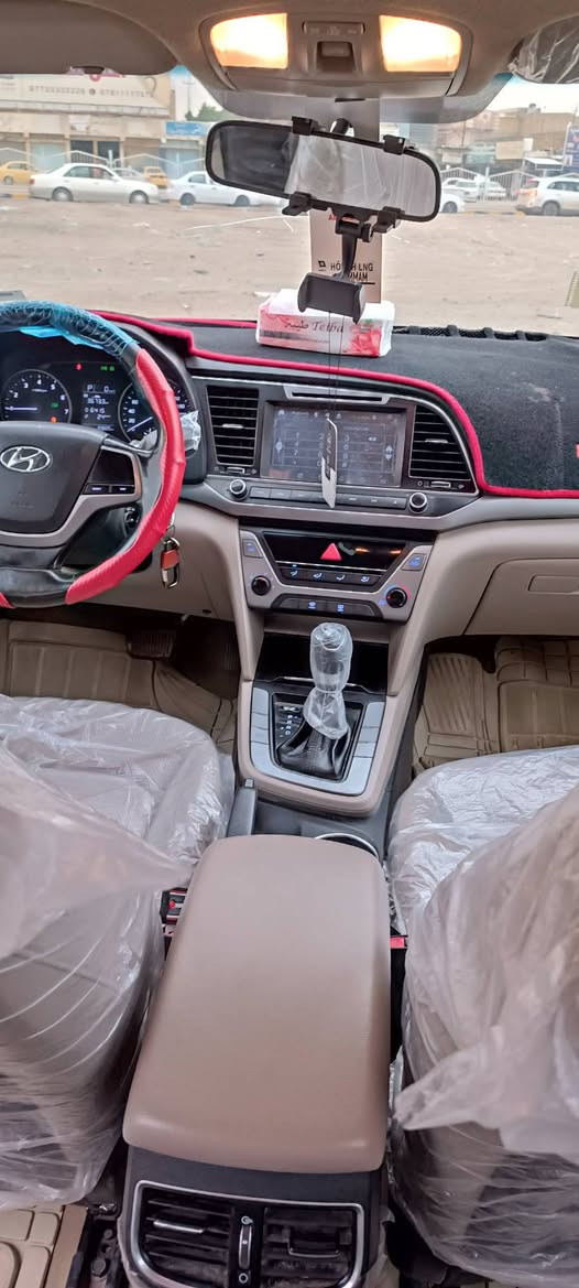 السلام عليكم 
هونداي النترا 17 خليجي دوش محرك خليجي 2000
السيارة فول ماعدا البصمة السعر المطلوب /146/
مكاني نجف الاشرف 
الهاتف ***********
