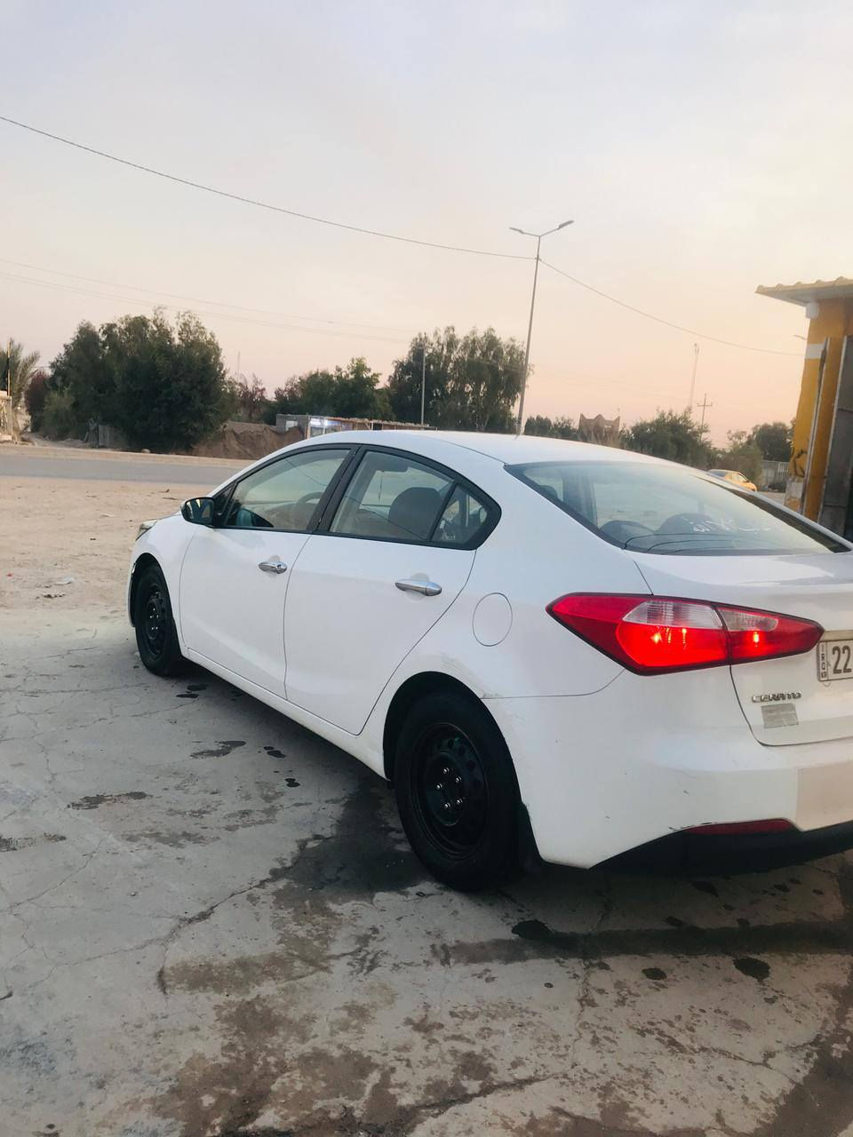 سيراتو 14 مكفوله من الصبغ والتبديل عدا بارد قليل مكينه وكير وحداديه جديد
رقم وسنويه جديد 
تريد تحويل تريد وكاله 
مكينه 1600 وتخم تاير جديد
مكانها بابل/  كفل 
السعر 118 مجال قليل .
للتواصل ***********
