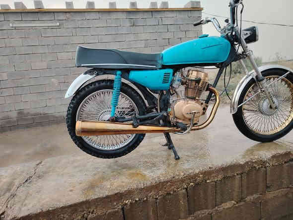 دراجه نوع نامه 125 موديل 16 شكل القديم الذهبي دراجه نضيفه محرك وكشر شاصي فول بيه ورقتين فقط الاصليه دراجه مكفوله من كلشي مفتوحه مره وحده محركه خير من الله سعر 250وبيه مجال***********
