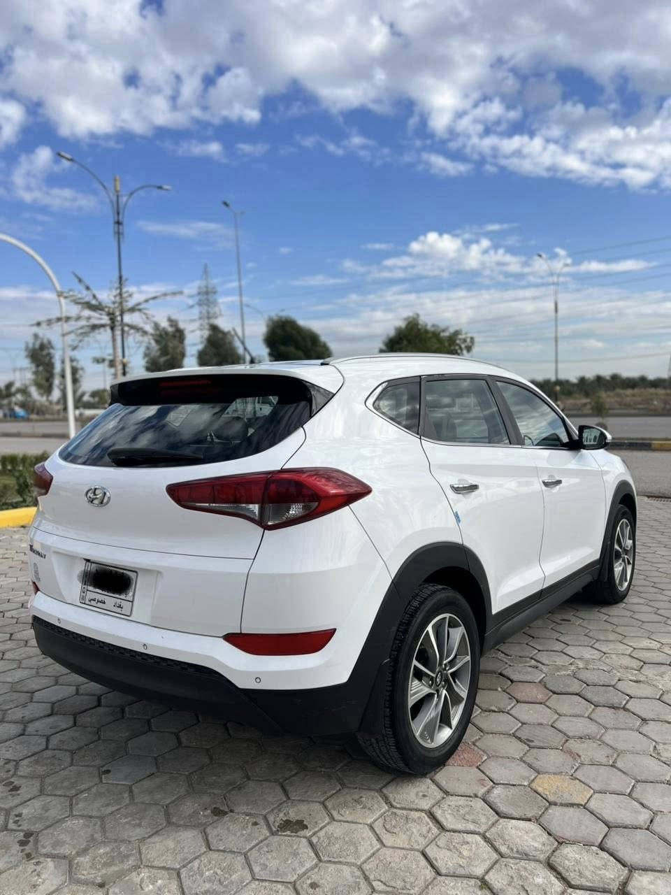 سلام عليكم 
للبيع توسان موديل 2018 خليجيه  رقم بغداد مشروع وطني تحويل ثاني يوم 
سياره مكفوله كفاله عامه شرط الفحص 
محرك 2000دوش شرط ممفتوح 
سياره جاهزه كل نقص مابيه مال جناي 
السعر 178 وبيه مجال للشراي
***********
مكان سياره كربلاء
