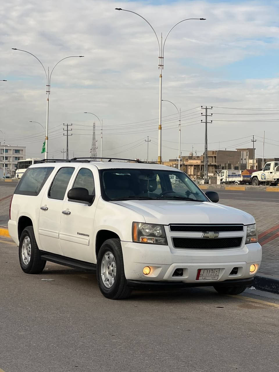 سلام عليكم يوكن 2009 امريكه سياره جاهزه. كير ومكينه شرط وحداديه وره وكدام جديده ومصفره هيه وغرمات 
ومداور ثاني يوم. ضربتها جاملغ خلفي بدون دواخل فقط 
    
0773 205 1258‬
