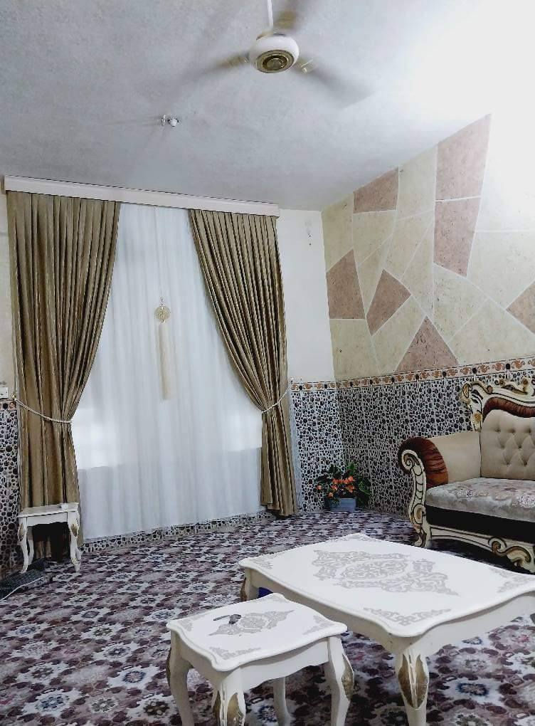 السلام عليكم  
حيل الحكيم 
نزلت شهيد نزار 
اول فرع على اليسرة  من صفحة الساحة  على شارع فرعي بين شارع المسعود بين شارع شهيد نزار  اي استفسار اكثر اتصل بلخدمه  الله يرزق الجميع 
بيع مراوس حسب التفاق بقطعه دومن نص دومن حسب الموجود بيع كذالك يرهم مراوس  حسب الاتفاق  والسوك يحكم  سعر ٦٠ بي مجال 
٣ غرف كاملات وحده فوك ثنين جوه صاله استقبال كراج حمام خارج داخل 
بناء طابوك  يبعد عن كورنيش ٤٠٠ متر يبعد عن شارع العام ٤٠٠ متر بلتص صاير اي استفسار اتصل على رقم  *********** واتسب موجود اتصال موجود
