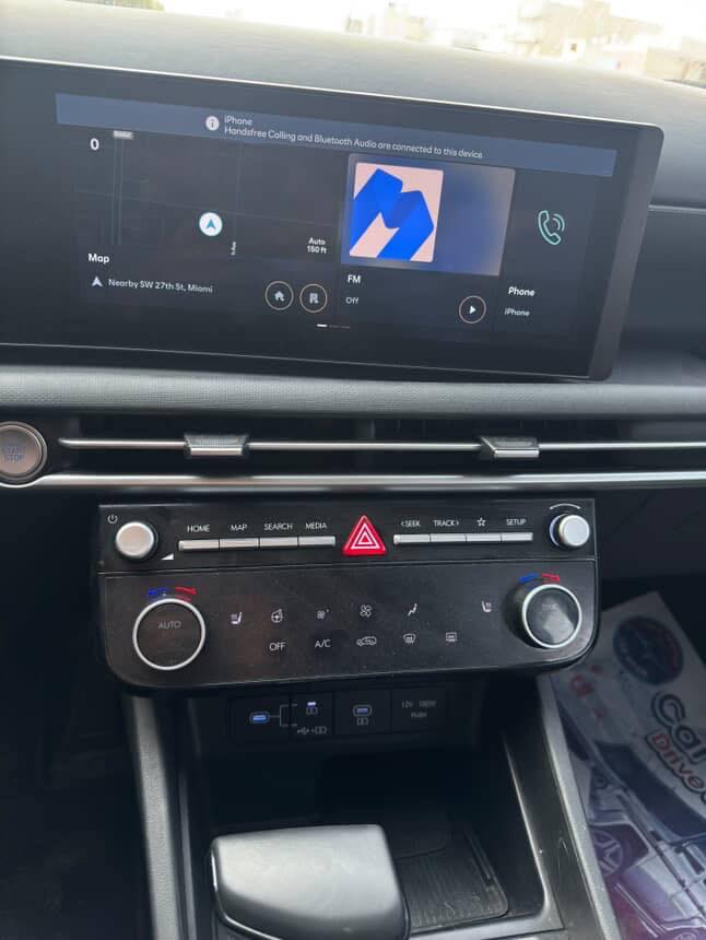 فول مواصفات
فتحة سقف 
بصمة وتشغيل عن بعد 
عداد المسافة 2400 
تدفئة وتبريد بالمقاعد 
تدفئة ستيرن 
كشن السائق كهرباء 
كشنات جلد 
خمس وضعيات قيادة 
جنطة شفط كهرباء 
تبريد قطعتين 
شاشة حجم الكبير مع كامرات 360 درجة 
رادارات ونقاط عمياء 
الحادث طخة بالبنيد ومصلح نفسة 
مكان السيارة النجف للاستفسار الاتصال
٢١٧ بيه مجال 
***********
