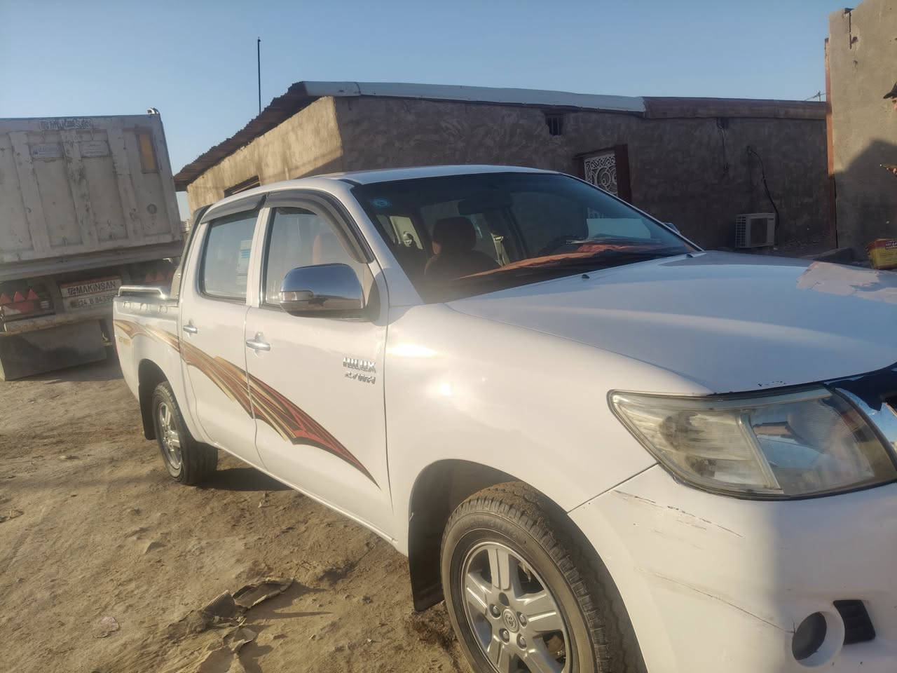 سلام عليكم فلاونزه مديل 14رقم بصره نكليزي سنويه بعد 4شهر تنتهي سياره بيه بيبان 2 شويه معجون بل تكمه ولباقي كله عله شركة مكاني البصرة شط العرب سعره 170وبيه مجال ***********
