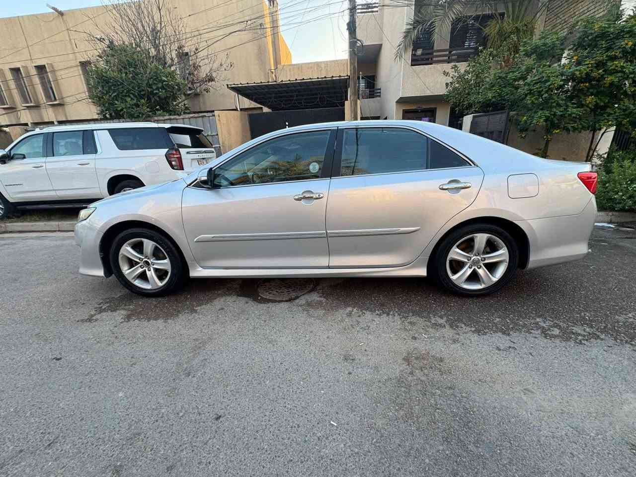 السلام عليكم.
كامري خليجي 2013 مكفوله  من الصبغ. عدا جزء من الدعاميه الاماميه
ماشيه113000 حقيقي  جاهزه لانقص ولاتبخير
مكينه2500
هزه وسنويه جديد
مكان السياره بغداد صليخ
كشنات جلد بيج  وكشن السائق كهرباء 
تبريد قطعتين
مري كهرباء
ترحيب 
تحكم سترين
نظام ايكو
وكروز سرعه
منظومه تبريد جديده قبل شهر
سيرفيس  للسياره كامل
كامره 
حساسات خلفيه
ويل حجم 17
دبل كزوز
السعر143 وبيها مجال للشراي
*********** بغداد, العراق
