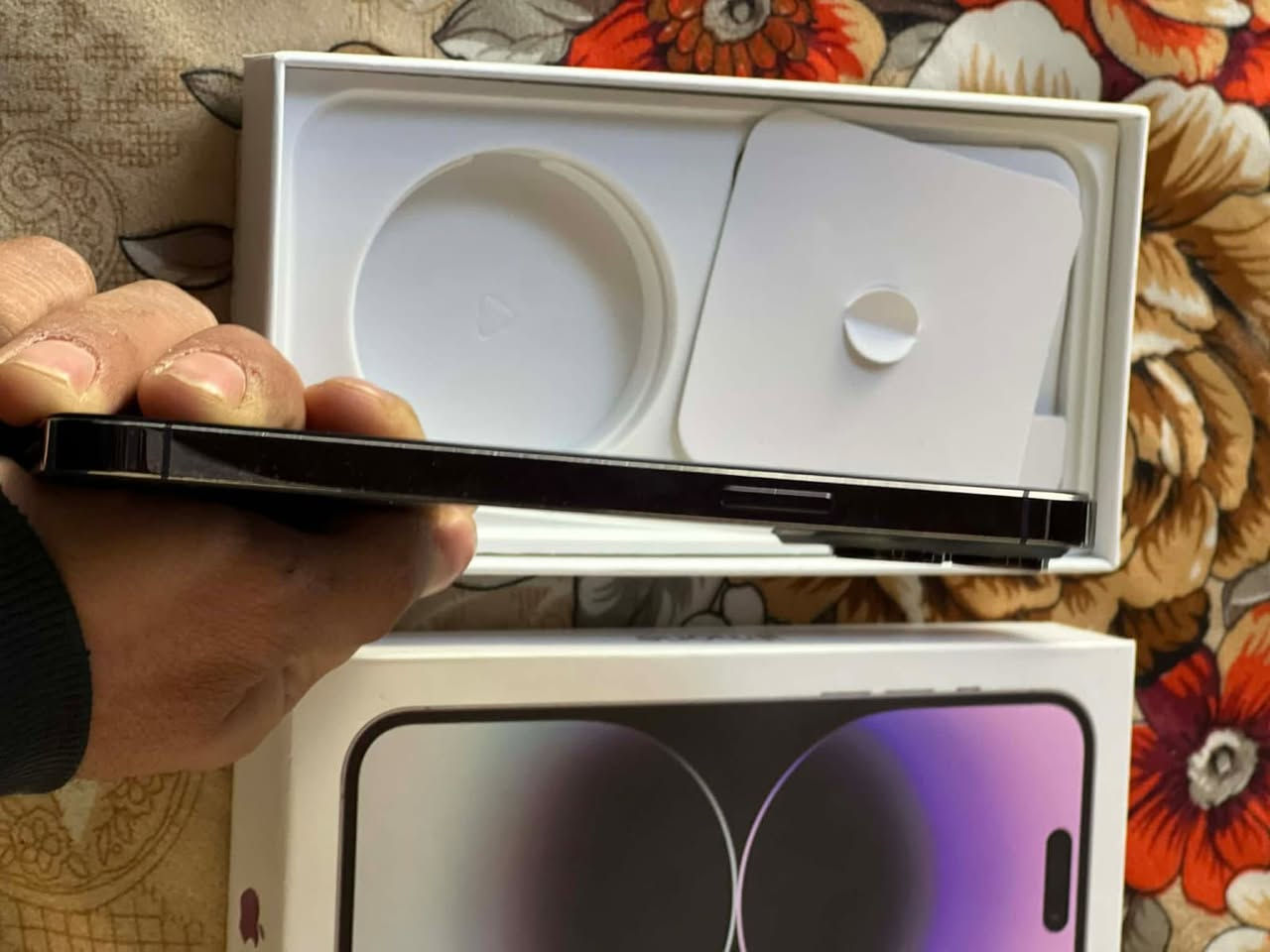 14 برو ماكس شرق أوسط ماستر AA مبدل شاشة وبطارية فيس ايدي يرادلة برمجة والكامرة الخلفية متحركة من مكانهة بس يصور عادي بطارية 100 ذاكرة 256  مكاني بغداد الشعب سعرة 475 قفل لا حجز ولا توصيل ***********
