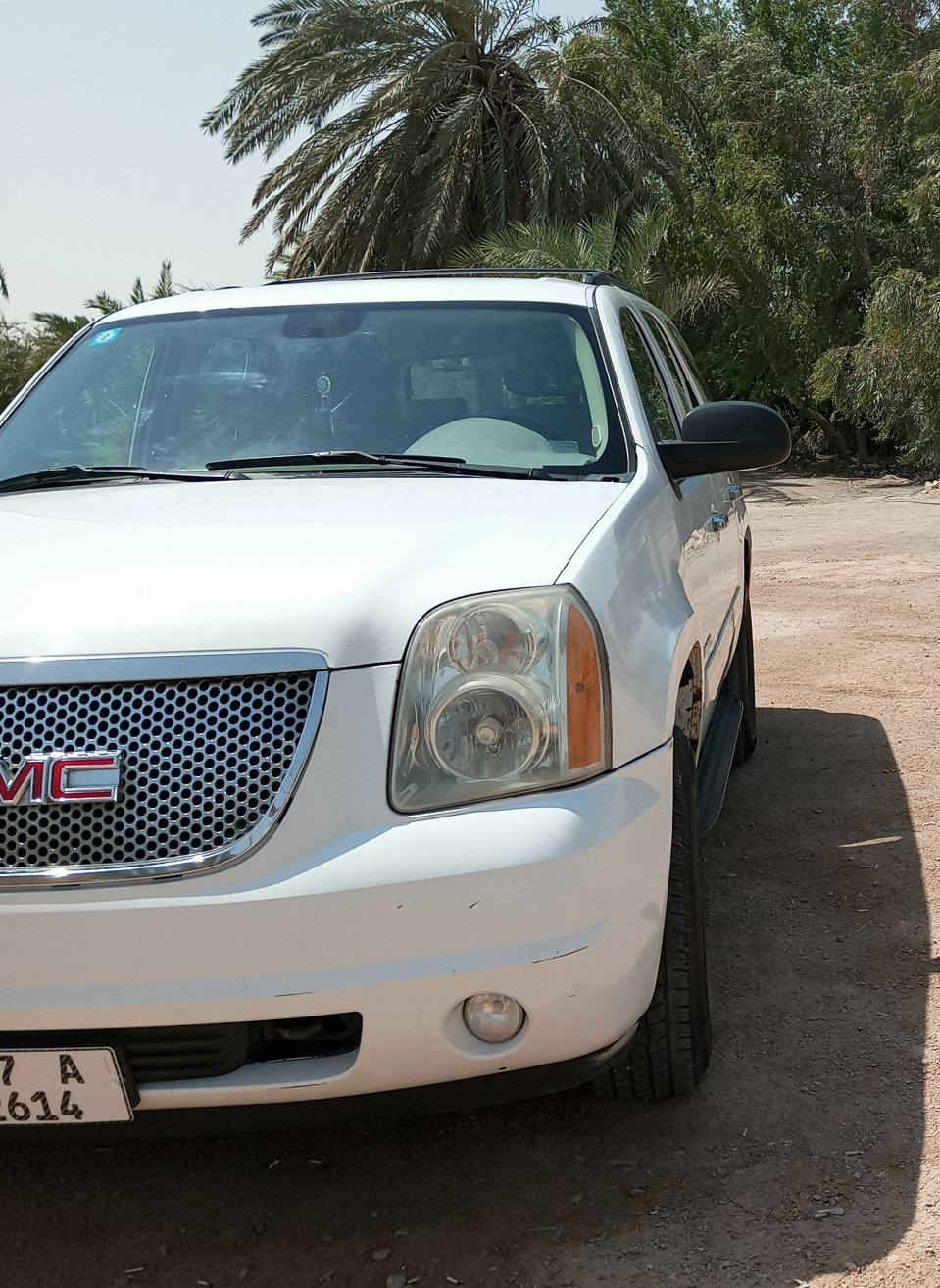 السلام عليكم للبيع جمسي يوكن ابتر 2011 خليجي بيها تبديل جاملق جهة السائق والباقي مكفول سياره خير من الله نضيفه جدا باقي التفاصيل اتصل على الرقم ***********
