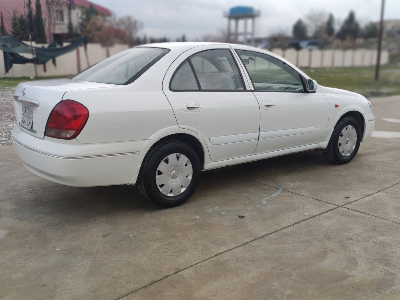 ***********//***********
سەنی 2006ی تۆماتیکی ناوزەرد
 مەکینە سپی مەرغوب گێڕو مەکینەو تەقەو ڕەقەو گشت  گیانی بەشەرت تەبریتی ساردوو گەرم بەشەرت سەیارەکە ماڵی دۆستە بەنای خۆمانەوەیە وەکالەش دەکەین
چوار تایەو ویلی لۆکی لەژێرایە توندوتۆڵەو چرکەی تیا نیە
سێپارچەو پەڵەیەکی بۆیاخەبەشەرتی ئەوەی چەکوشی پێوه نەبێ  سعریشی 79گەڵاو کەمێ مەجال
گەر موشتەری تەلەفون بکە ڕەحمەتوو لێوێ نامەمەنێرە 💚
***********//*********** دار بنديهكان, السليمانية
