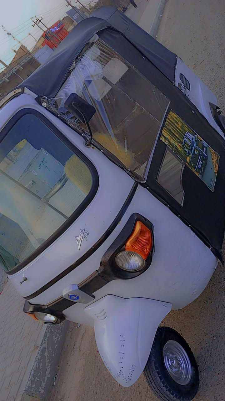 السلام عليكم بياجؤ لون ابيض ثلجي موديل 21 أوراق كامله اصولي شرط الترقيم نضافه 100.100 تخم تاير تخم ويل التك تك جاد. جديد  كهربائياتها كلها شغاله لايتات فري  لوس  ما ناقصهه اي شي كامله مكمله بيه ضربه فقط لغد الباقيه كفاله لا تنقيص ولا تبخير نكره سلف مال جناي تخبل مكاني بغداد حي النصر السعر 2.900 وبيها مجال التك تك اخت الزيرررو الرقم ***********
