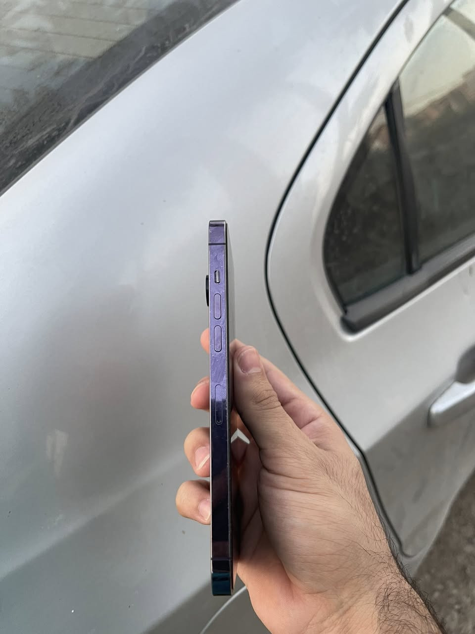 ايفون 14 برو ماكس مكفول ✅

ولا شخطة ولا زلغة، بعده يلمع ✨

مداخل تصليح أبد، مكفول 👍🏽

ذاكرة 256 گيگا بايت 💿

كاميرا سينمائي 4k 🎥

بطارية 81 🔋

" بغداد، حي القادسية 

- السعر 830الف 💸.
او مراوس بآيفون 16 عادي 
***********
