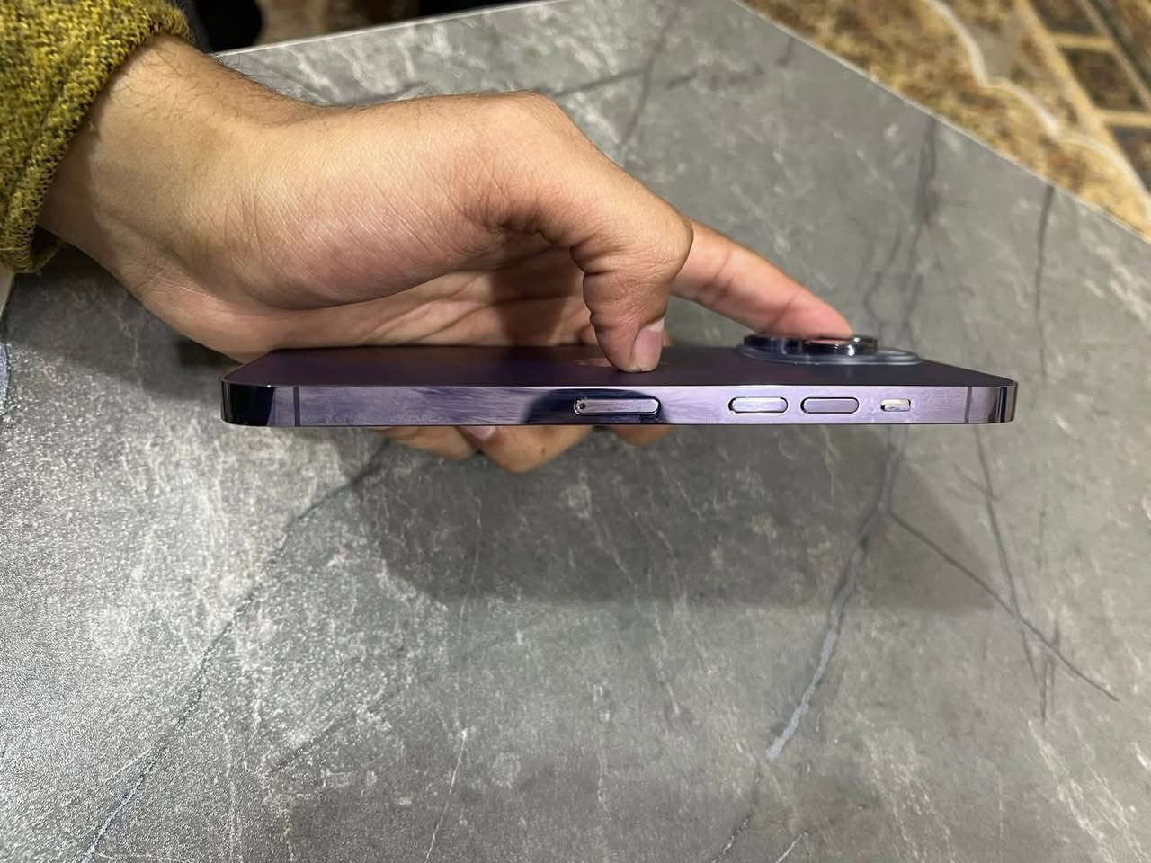 ١٤ برو ماكس بنفسجي ذاكره ٢٥٦ بطاريه ٨٠ ملحقاته كامله مبدل فقط شاشه نوعيه زينه وفيس ايدي شغال عنوان بغداد كاظميه ***********
