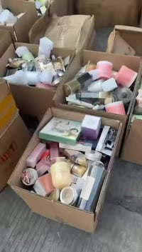 احنا شركة الطائر السريع للشحن الدولي عندي ستوك سكن كير (تصفية) البيع ن...