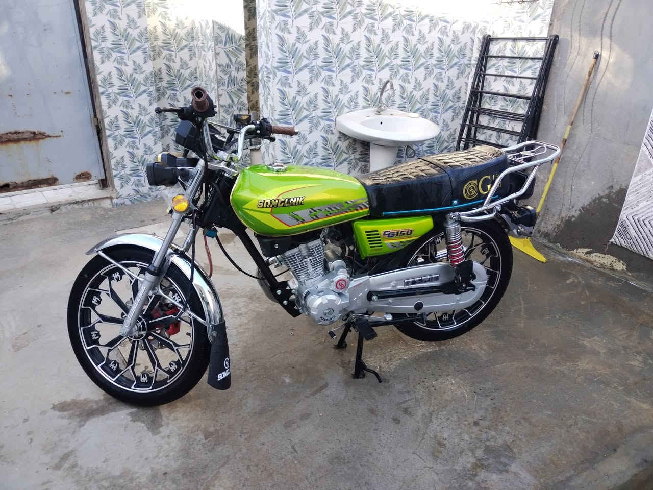 دراجه سيفان 5كير
دراجه جديده بمعنى الكلمه مكفوله كير ومحرك
دراجه وكيل صاله 5اشهور ماطالع بيه ابد
اوراق استنساخ لان مال وكيل
السعر 800 
موديل 2025
في بابل مقابيل المدهش
***********
