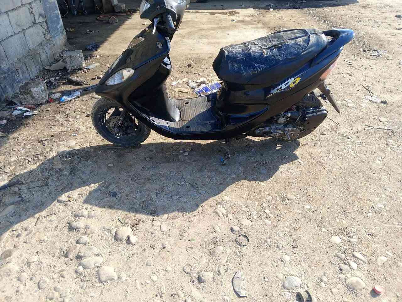 موطور للبيع فرخ اكزز السعر خاص او اتصال ***********.مكاني حمام العليل
