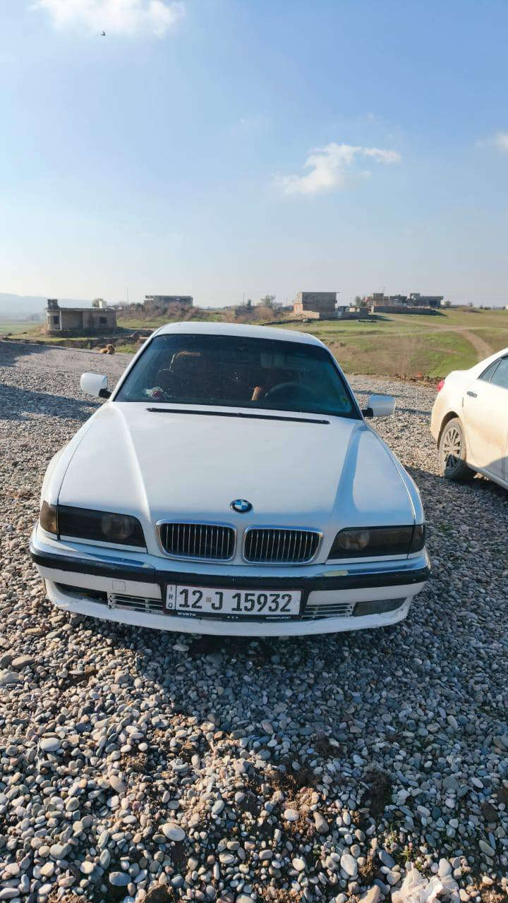 السلام عليكم سيارة كاسحة موديل 95 حجم 730محرك 8 سيارة مابيها صبغ فقط من جهة سايق جاملغ كير ومحرك بحالة جيدة طخم تاير نص عمر طخم جديد غرفة فقط ناقصها ترتيب سعر 50وبيها مجال سنوية باسمي شرط التحويل كابون ماستر😍***********
