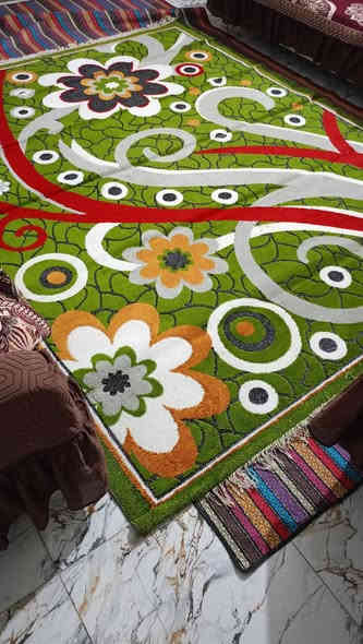 فرشات للبيع 4 وحده 25 بي مجال مكانه الناصرية رقم ***********
