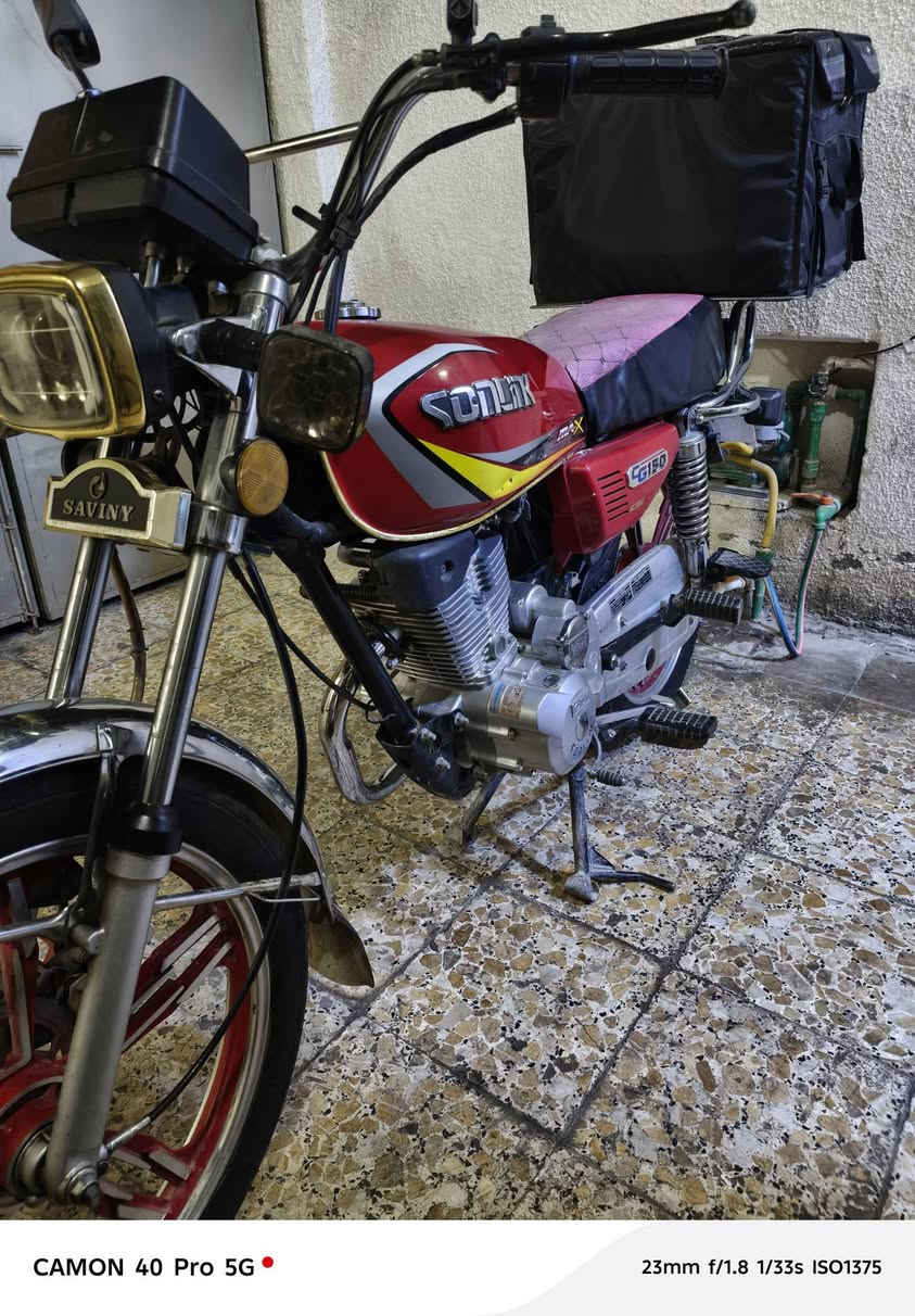 مكاني بغداد الحسينية راشديه شارع ابو سمير *********** متواجد واتساب 
سلام عليكم دراجه سونيك ماكس مديل 23 اوراق كامله 
دراجه جاهزه من كلشي اي نقص ما بيهه اخوان دراجه مال جناي يعني مو دلفري اني مخلي الصندوك للجماليه مال دراجه فقط شلعه ومعدل فول تخم تاير جديد برك امامي خلفي جديد بلمكان كهربائيات كلهن شغاله بلاديه  عداد اكتروني 9 الأوان يغير ويه كل نمره لون و متحرك سعر  650 الف
