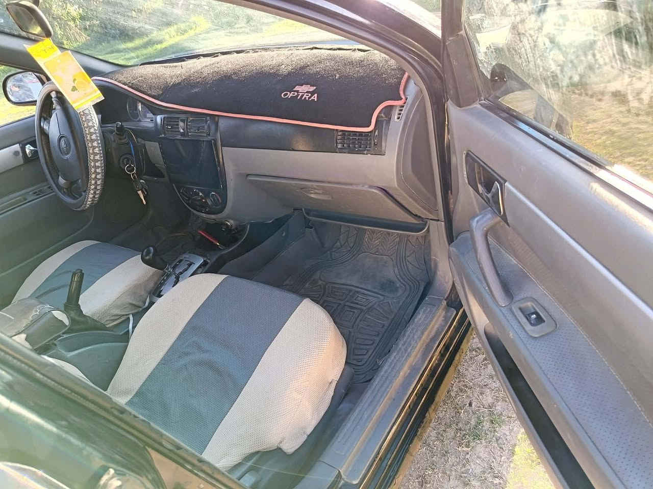 سلام عليكم اوبتره للبيع موديل 2006 خليجي  لون اسود بيها جراد 
كير محرك تبريد جديد
باتري جديد
تخم تاير
السياره عليها ادامه كامله
السعر ٥٧ وبيها مجال
 ***********
مكان بابل
