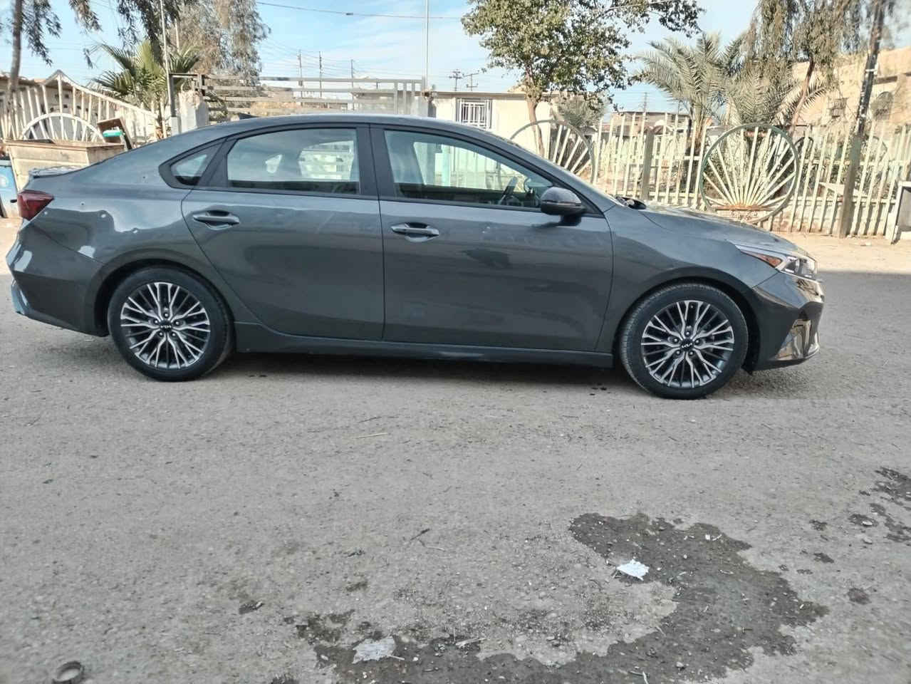 السلام عليكم
فورتي 2023 جيتي لاين
رقم بغداد
مكينه 2000
الضرر محولبه صفحه وحده 
بدون ايرباك
ماشية 15  الف
بصمة 
تشغيل عن بعد
فتحه 
شحن لاسلكي
كشنات جلد
تحديد مسار
تثبيت سرعة
شاشه كبيره
كأمره دواره
ثلاث انضمه قيادة
العنوان بغداد حي النصر
رقم الهاتف ***********
