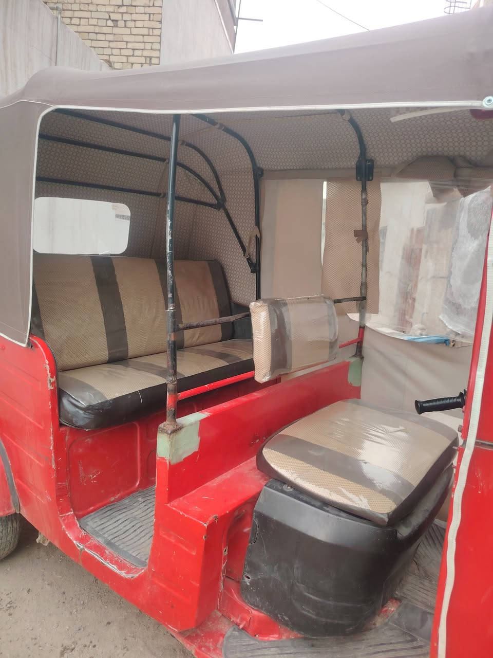 السلام عليكم شباب تكتك 17 اوراق كاملة اصوليه بوجهك للترقيم مكينة جديدة مال 20 ماناقصها شي بوجهك للشارع ب 3800 وبيها مجال الرقم ***********
