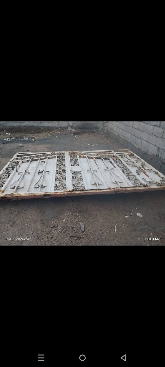 سلام وعليكم باب اسلايت  للبيع سعر 150 وبيه مجال الطيبين مكاني ابوخصيب رقم الهاتف ***********
