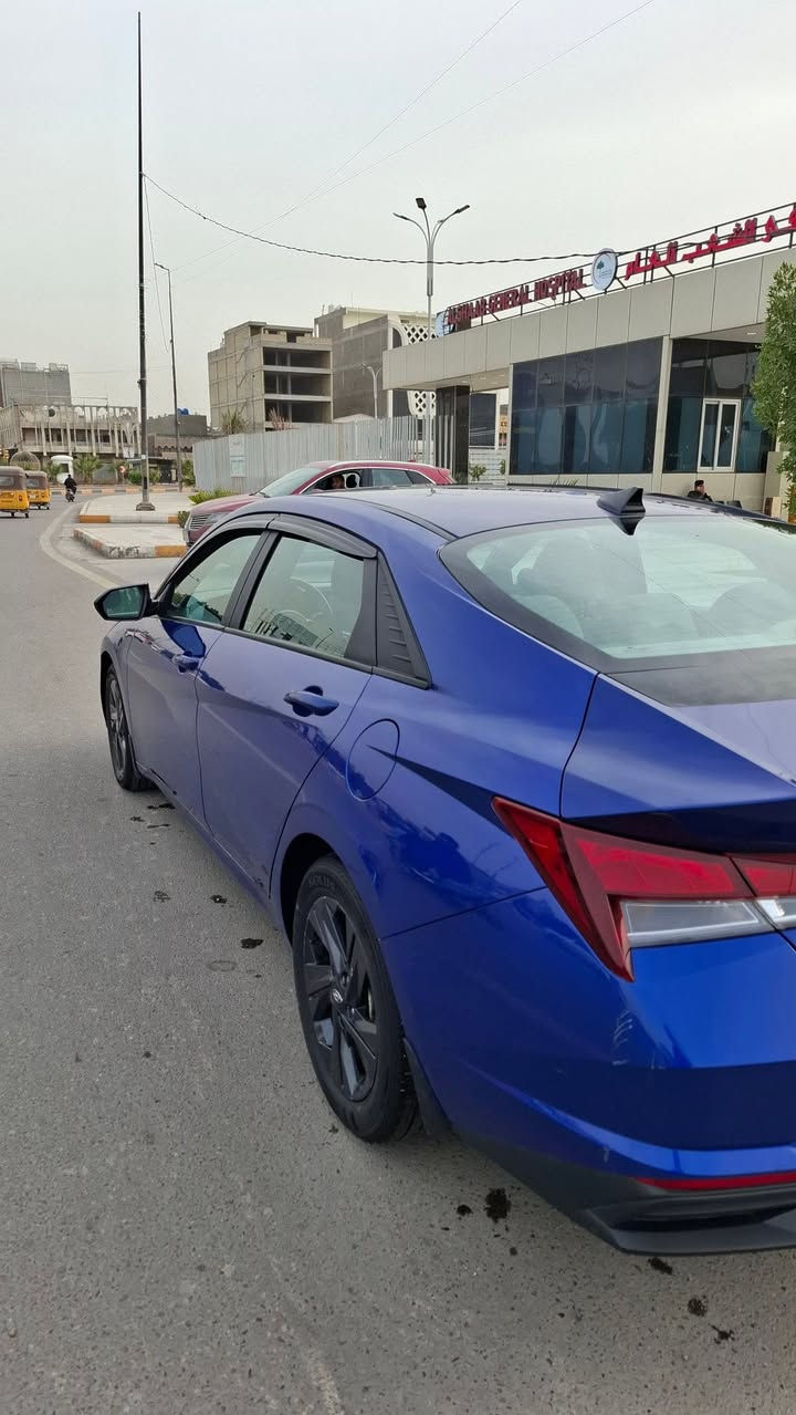 هونداي النترا 2022  محرك 2000 دوش
الكير مبدل AT المرغوب
ماشيه 40 M 
رقم بغداد 
***********
