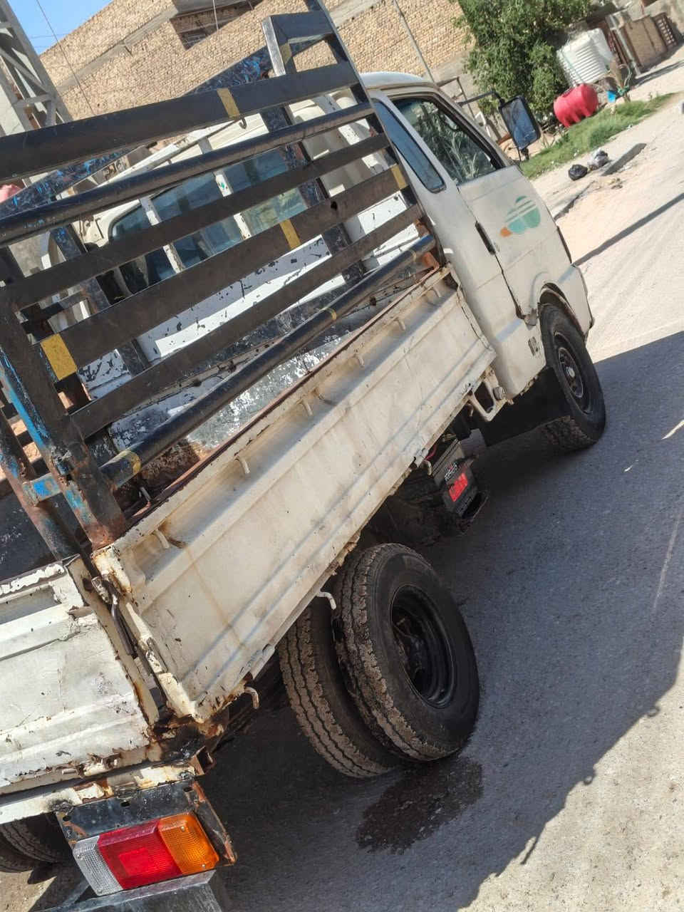 السلام عليكم كيا حمل بتره 6 جنكال موديل 94 رقم مثنى مكينه وكير مكفولات شاصي رقم شاصي جاهز مكان سياره كربلاء السعر 36بيها مجال للتواصل والاستفسار أكثر انتصل وبيك خير ودلل ***********
