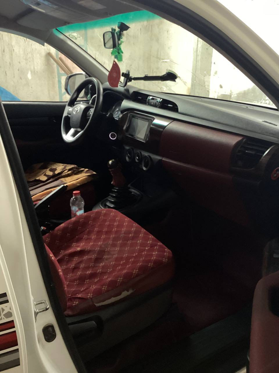 سلام عليكم 👋🏻 
تيوتا هايلوكس للبيع فقط  مديل ٢٠٢٢ كفاله عامه سياره ماشيه80الف وقابل للزياده استلام شركه على ايد وحده سنويه لل٢٠٢٧ رقم اربيل سياره تخم تاير جاهزه للاخير 
المواصفات
🔺شاشه
🔺تحكم ستيرن جهتين 
🔺مانع انزلاق
🔺نضام ABS
🔺عداد رقمي 
سياره جديده بمعنى الكلمه السعر 238وبيه مجال بسيط حك الجيه التفاصيل اكثر اتصل
اسيا ***********
اثير ***********
