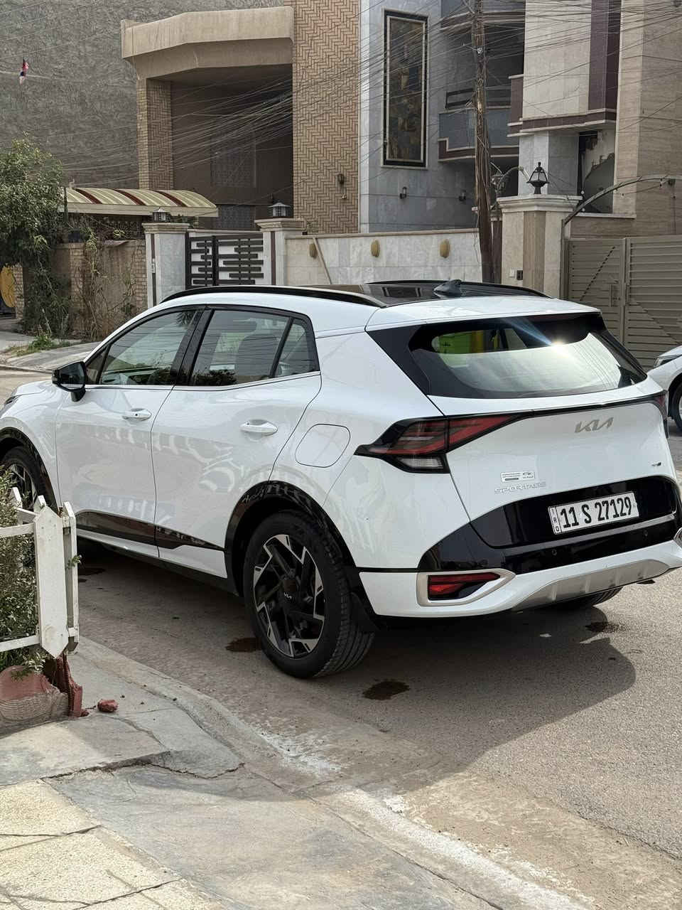 كيا سبورتج موديل 2023 فئه جي تي لاين
رقم بغداد وكالة كيا الدوليه ، سياره جديده
مواصفات gtline معروفه فول 1/1
بنوراما ، بصمه ، تشغيل عن بعد ، رادار جانبي
كامره خلفي امامي ، داخل جلد اسود
كراسي الاماميه كهرباء ، تدفئه تبريد بالكشنات
شاحن وايرلس ، حساس امامي خلفي
ماوس للتحكمات بالقياده ، مودات صوتيه
ستيرن هيتر ، ماشيه 36 الف 
مكفوله كفاله عامه عدا شويه بارد بلباب ممبين
السعر 238 ورقه بي مجال بسيط
للاتصال *********** مكاني بغداد حي الخضراء
