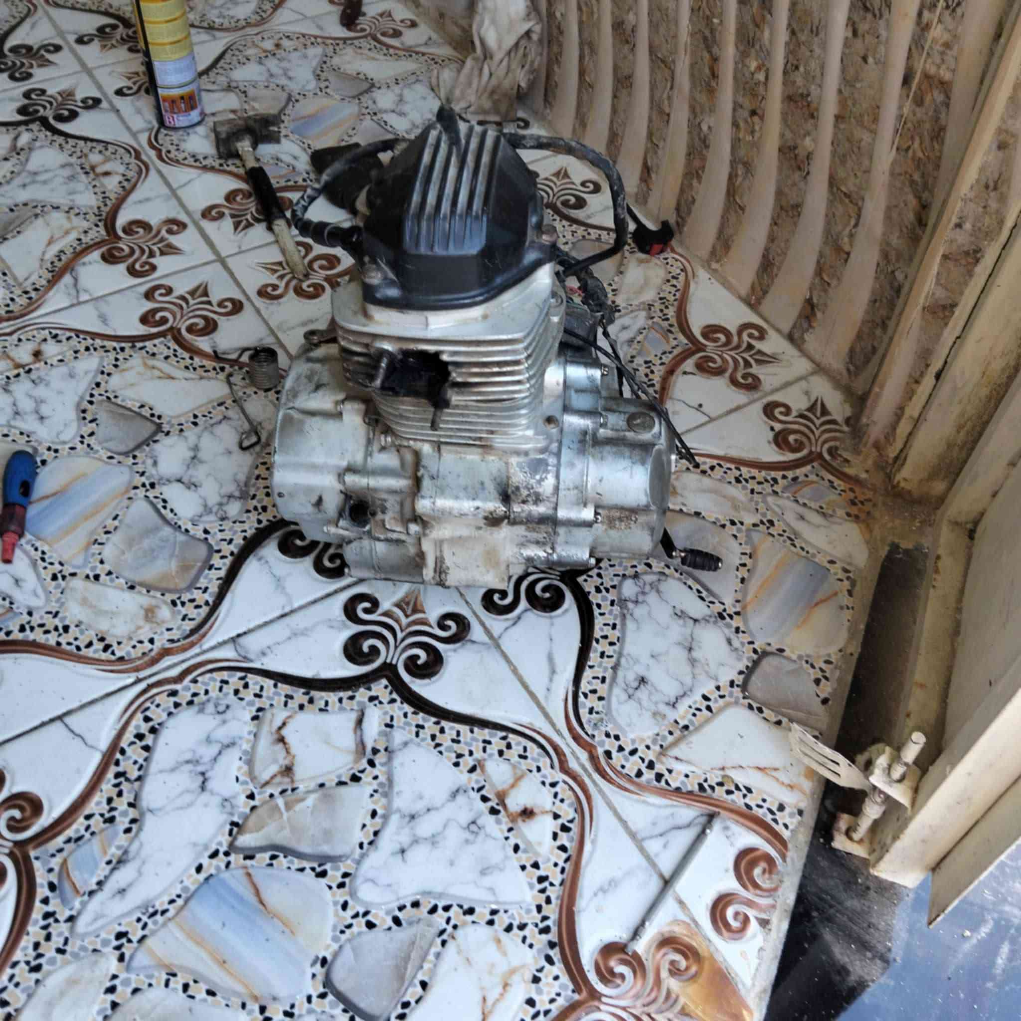 السلام عليكم تعميره للبيع او مفرد هم ابيع كلمن وسعره المكان ناصريه الفضليه وهاذه حساب الولد ورقمه ***********
