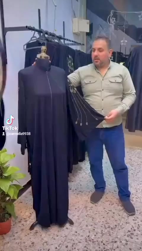 كرملة للعباية الخليجية ✨
أناقة وفخامة لكل بنت تحب التميز 🤍
موديلات خليجية راقية بأسعار مناسبة
تابعونا وشوفوا الجديد 👗
موقعنا بغداد / منطقة علي الصالح 
للحجز  وتساب***********
#كرملة_للعبائة_الخليجية
#عبايات #عباية_خليجية #موضة_نسائية #abaya #modestfashion
