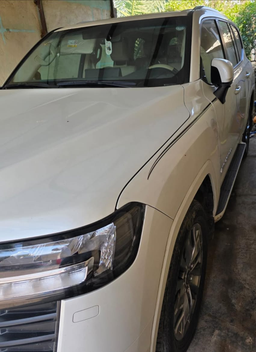 لاندكروز 2024 gxr ساز مكفول ماشيه 30 
السعر 67
***********
