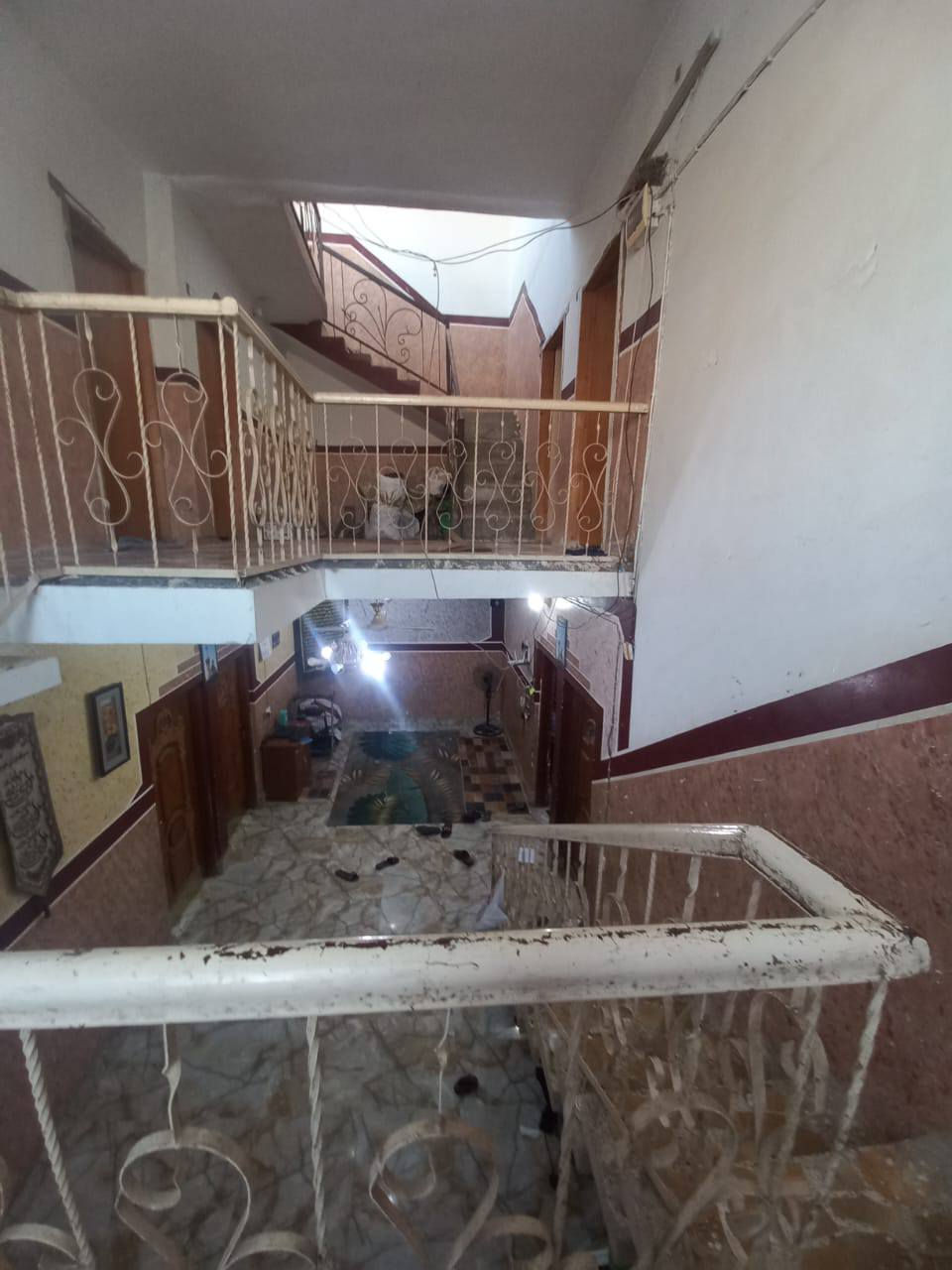 دار للبيع مساحة 200م حي الحسين بيت نضيف مرتب تحويل مباشر قرب مدرسه نور الولايه 
صاحب الدار 
***********
