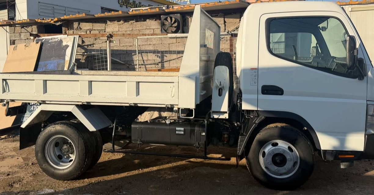 السلام عليكم
كنتر 2025 رقم بغداد ماشية ٤٠ الف كم سيارة جديدة
عنوان بغداد شارع البصرة 
رقم الهاتف ***********
